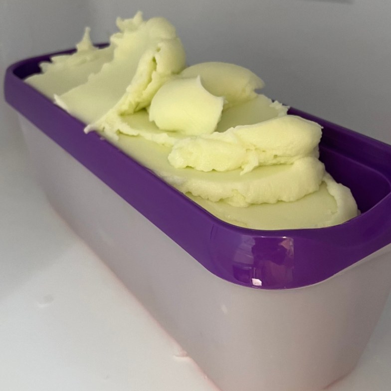 One pint of Honeydew Sorbetto gelato.