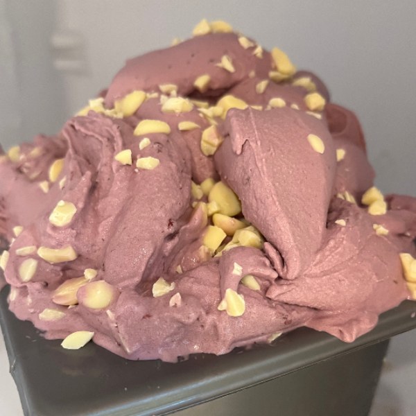 One pint of Blackberry White Chocolate Chip gelato.